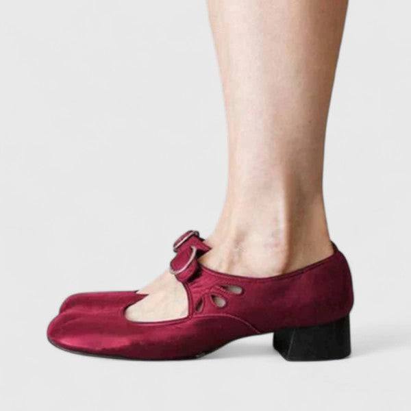 Celina – bordowe buty z boku