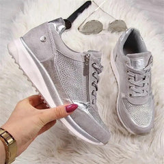Czesława – szare sneakersy z bliska